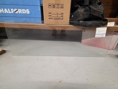 Middle side window - middle,